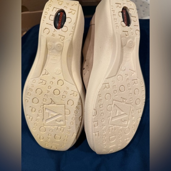 🆕 ARCOPEDICO Cezanne Beige Women's Tan Slip-On Shoes Size 37 - Picture 4 of 5